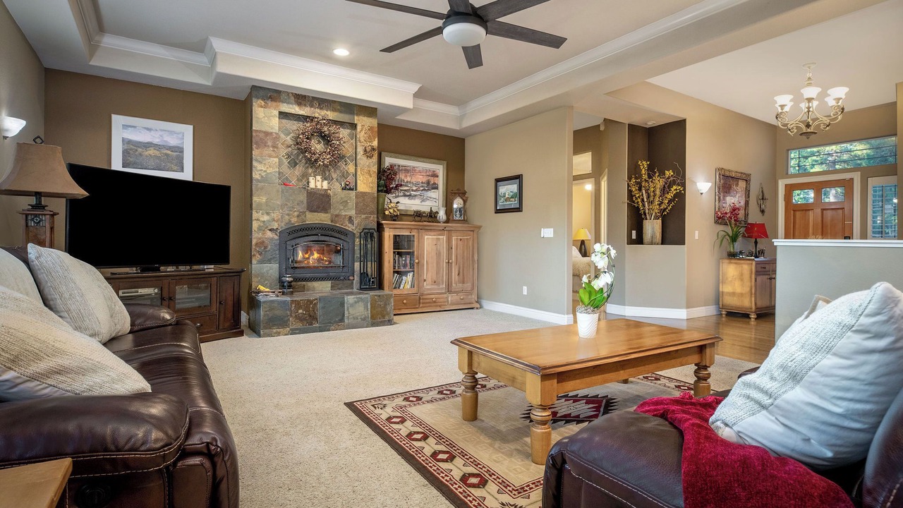 Photo of Livingroom in Cedar Ridge