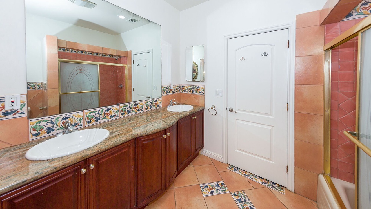 Photo of Bathroom in Carthay Circle