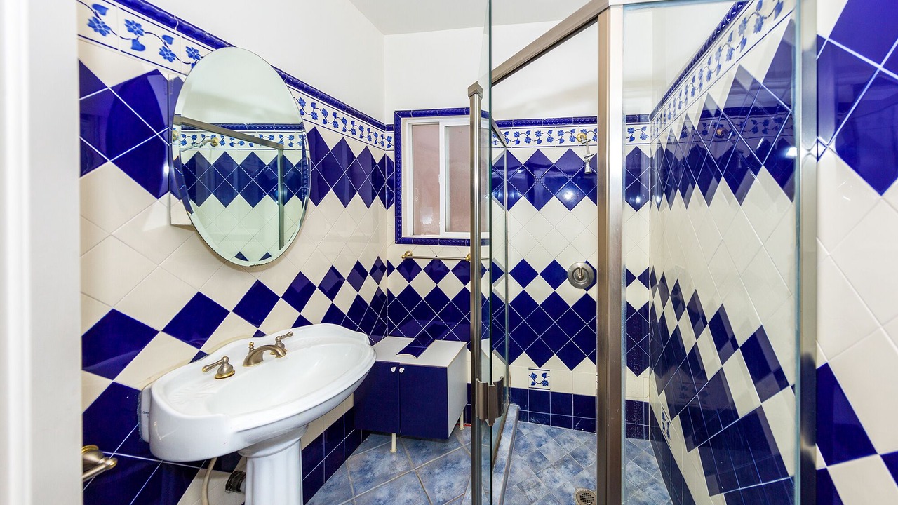 Photo of Bathroom in Carthay Circle