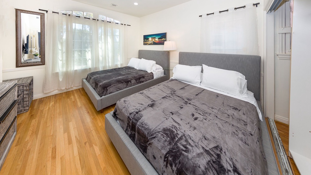 Photo of Bedroom in Carthay Circle