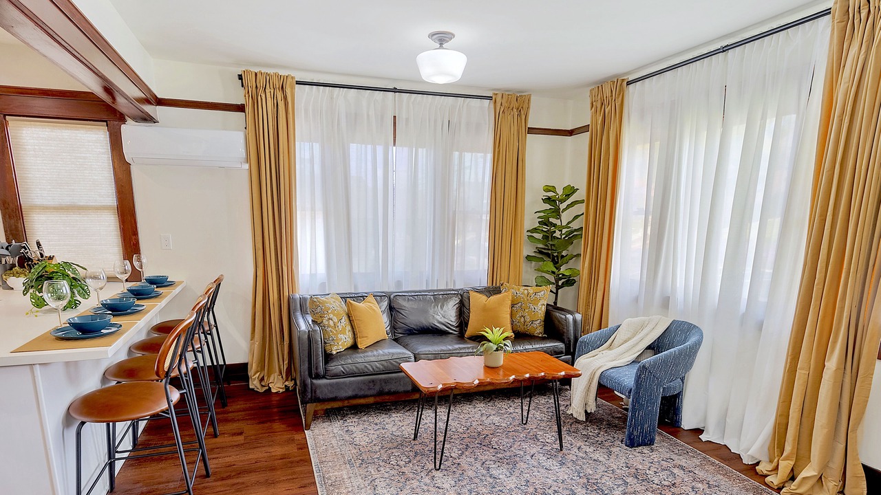Photo of Livingroom in Whittier