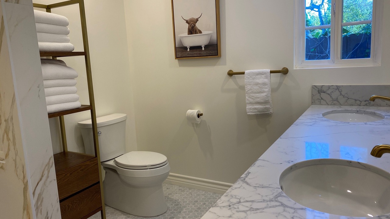 Photo of Bathroom in Woodland Hills