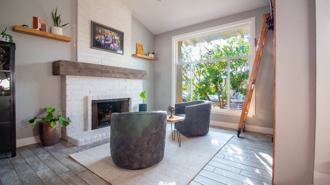Photo of Livingroom in Yorba Linda