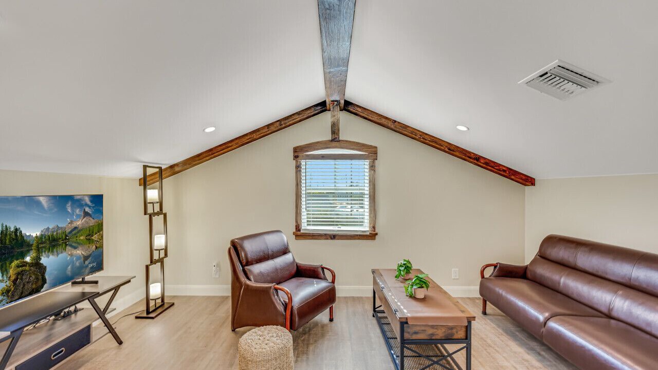 Photo of Livingroom in Altadena