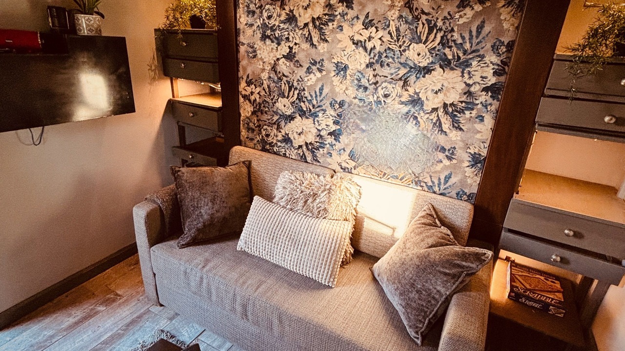 Photo of Bedroom in Hollywood Heights