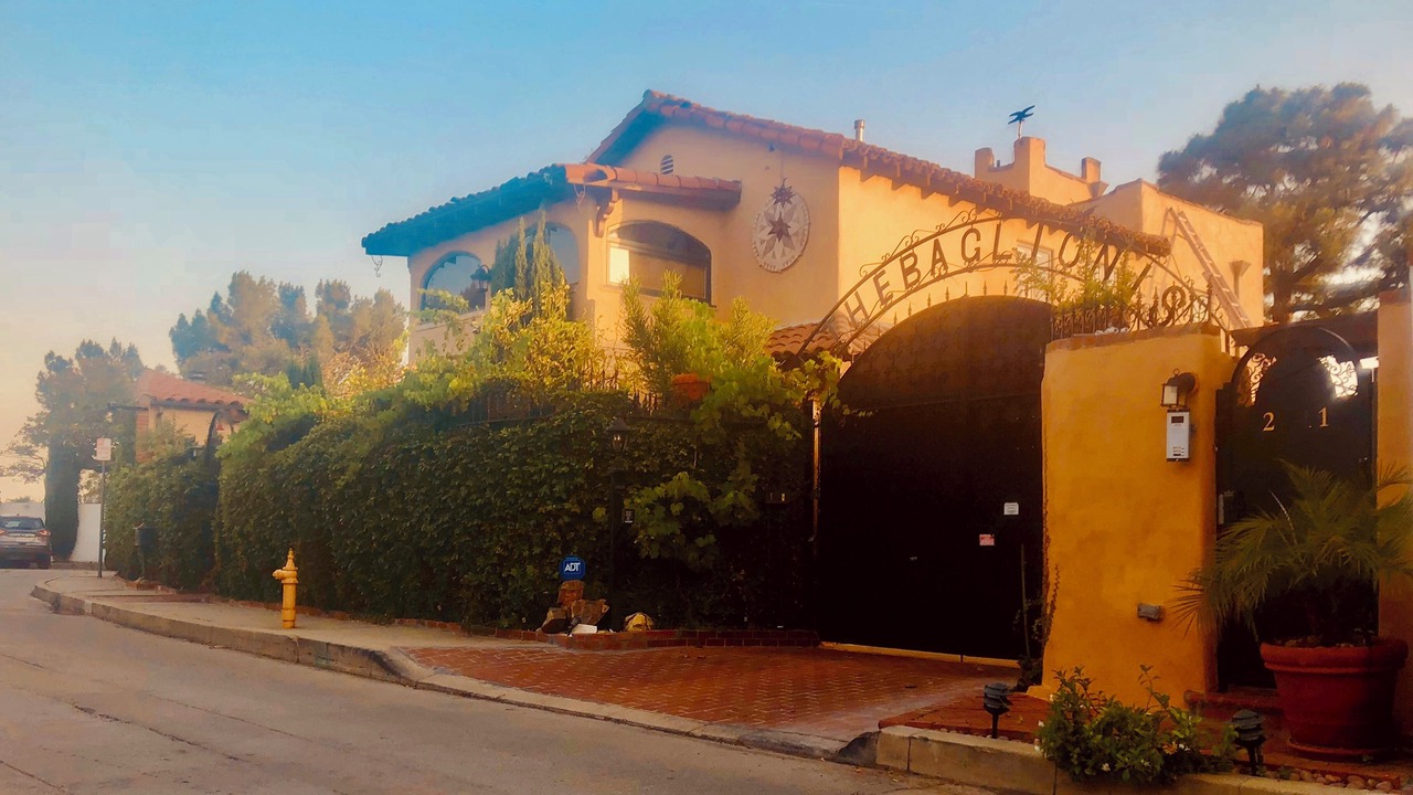 Photo of Others in Hollywood Heights
