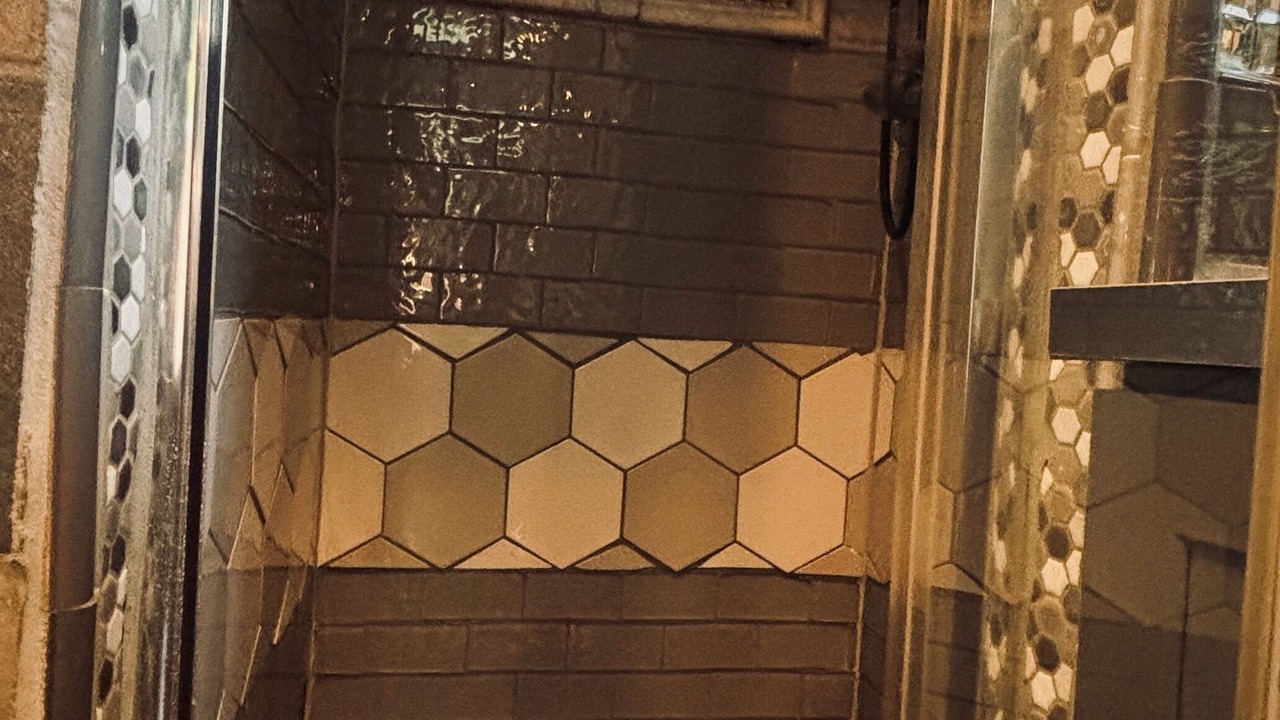 Photo of Bathroom in Hollywood Heights