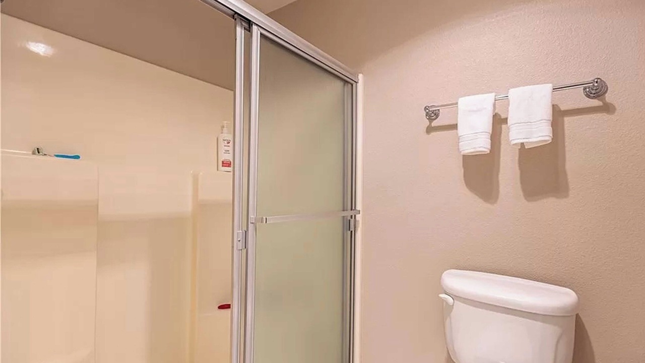 Photo of Bathroom in Warner Center