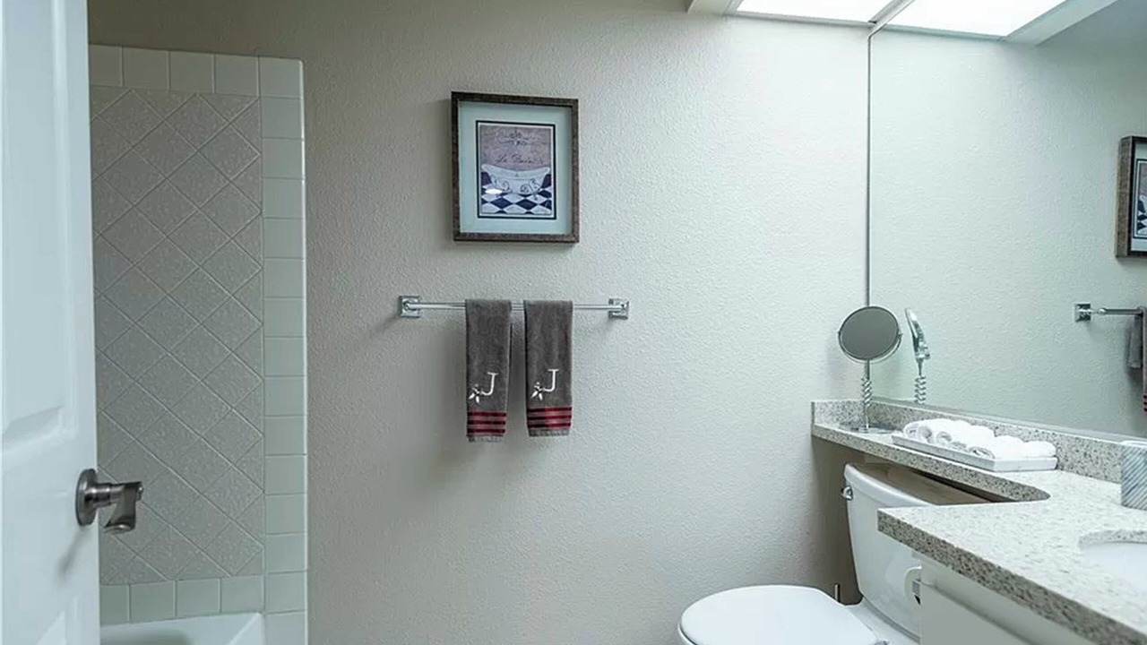 Photo of Bathroom in Warner Center