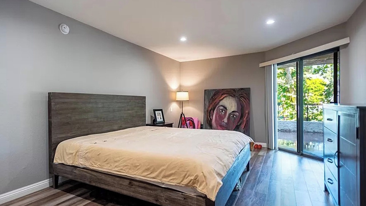 Photo of Bedroom in Warner Center