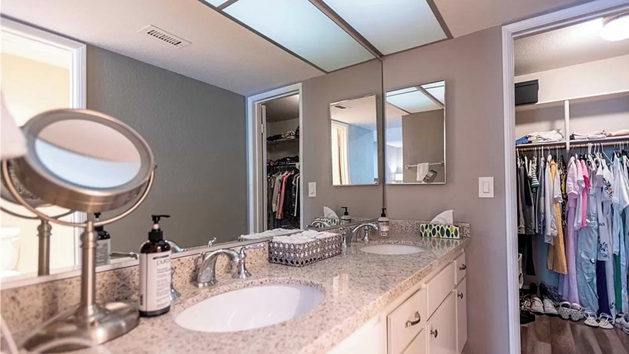 Photo of Bathroom in Warner Center