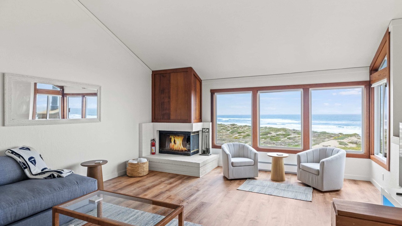 Photo of Livingroom in Castroville