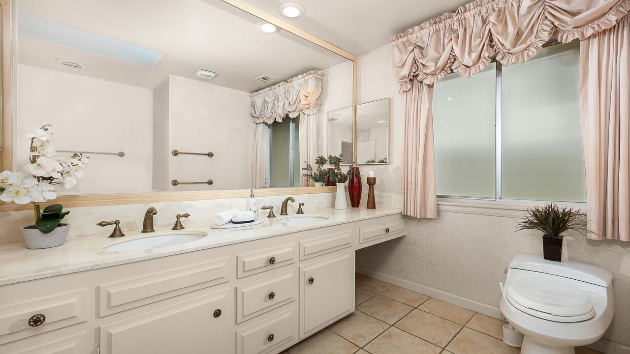 Photo of Bathroom in East Pasadena