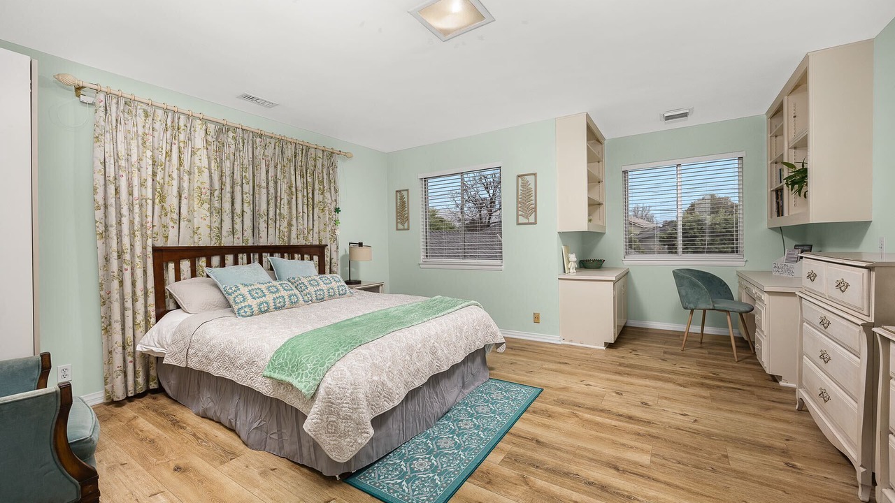Photo of Bedroom in East Pasadena