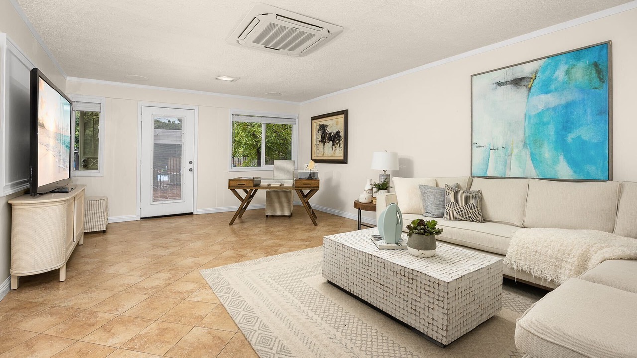 Photo of Livingroom in East Pasadena