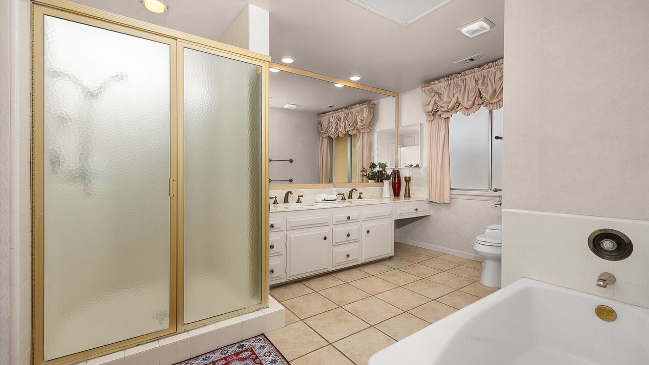 Photo of Bathroom in East Pasadena