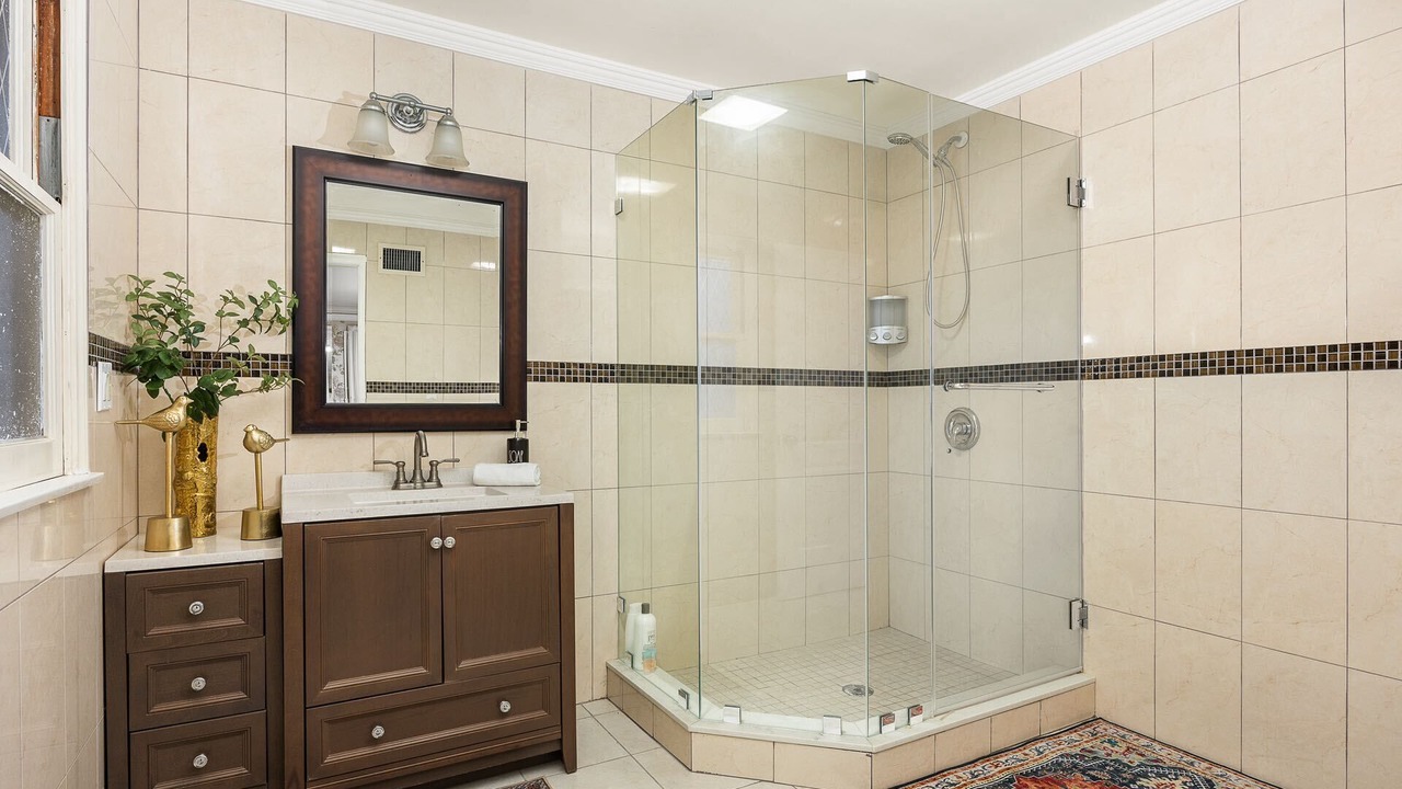 Photo of Bathroom in East Pasadena