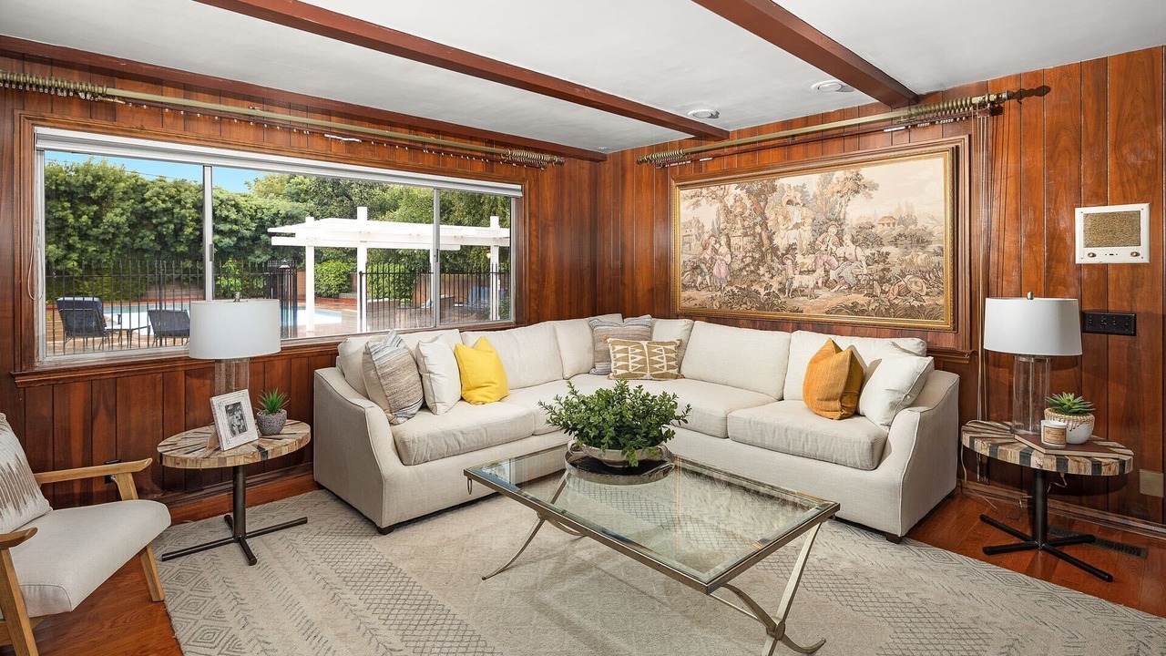 Photo of Livingroom in East Pasadena