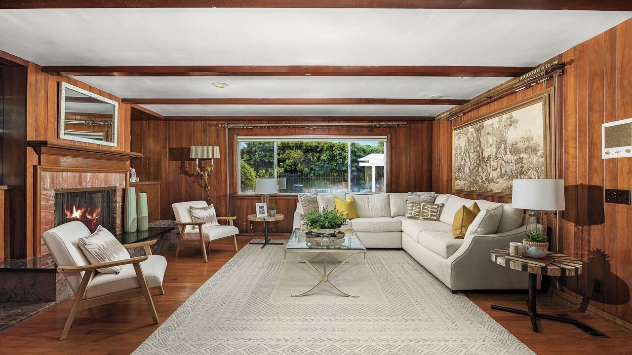 Photo of Livingroom in East Pasadena