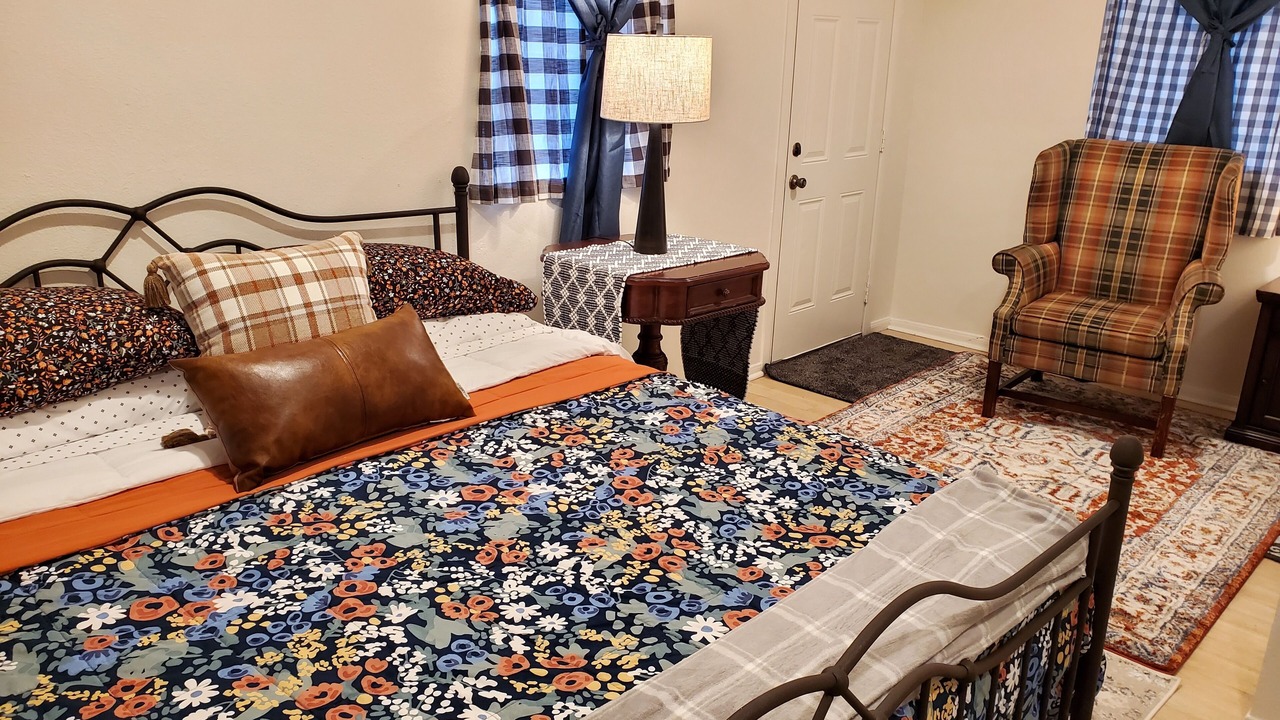 Photo of Bedroom in Twin Peaks