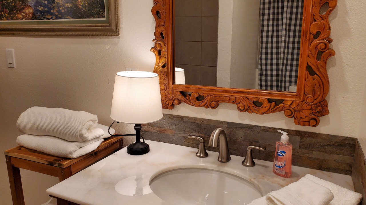 Photo of Bathroom in Twin Peaks