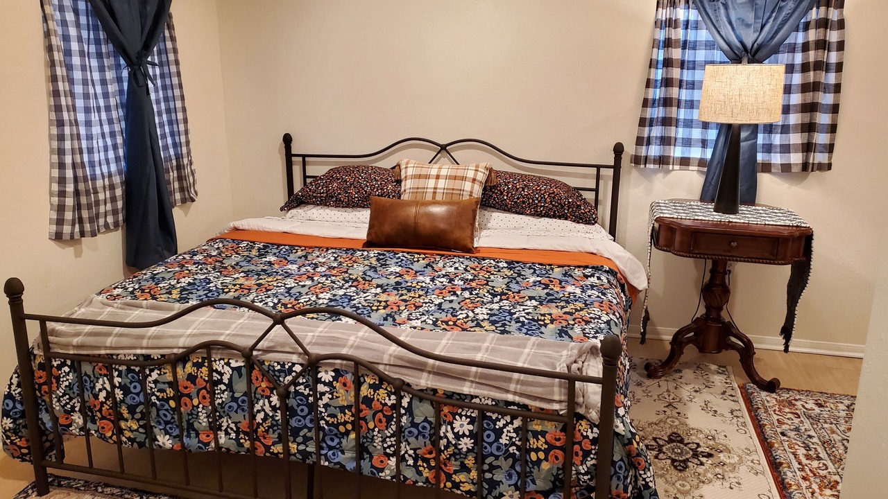 Photo of Bedroom in Twin Peaks