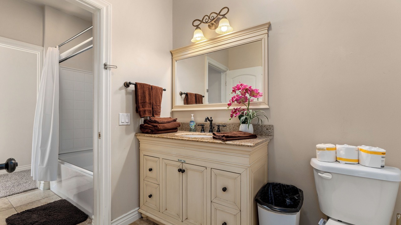 Photo of Bathroom in Lakeland Village