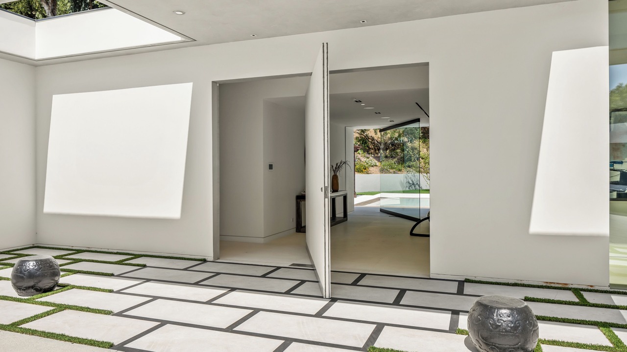 Photo of Patio Balcony in Trousdale Estates