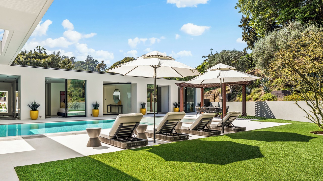 Photo of Outdoor in Trousdale Estates