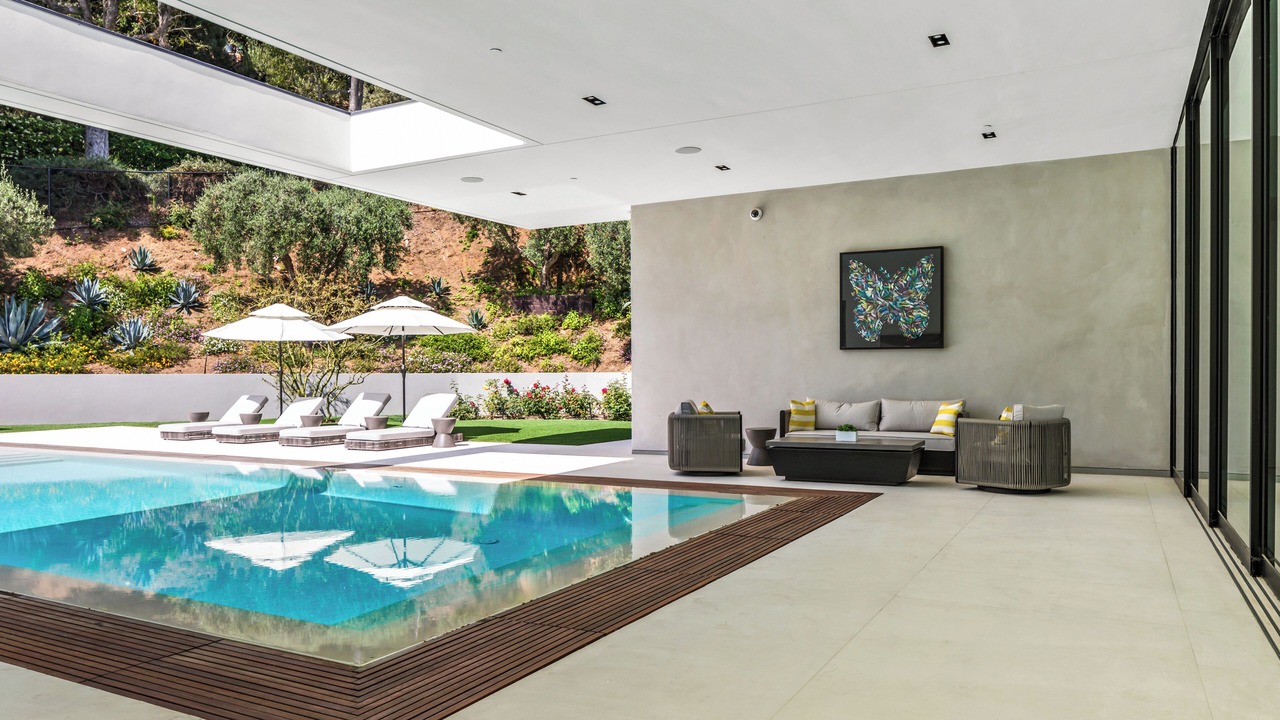 Photo of Outdoor in Trousdale Estates