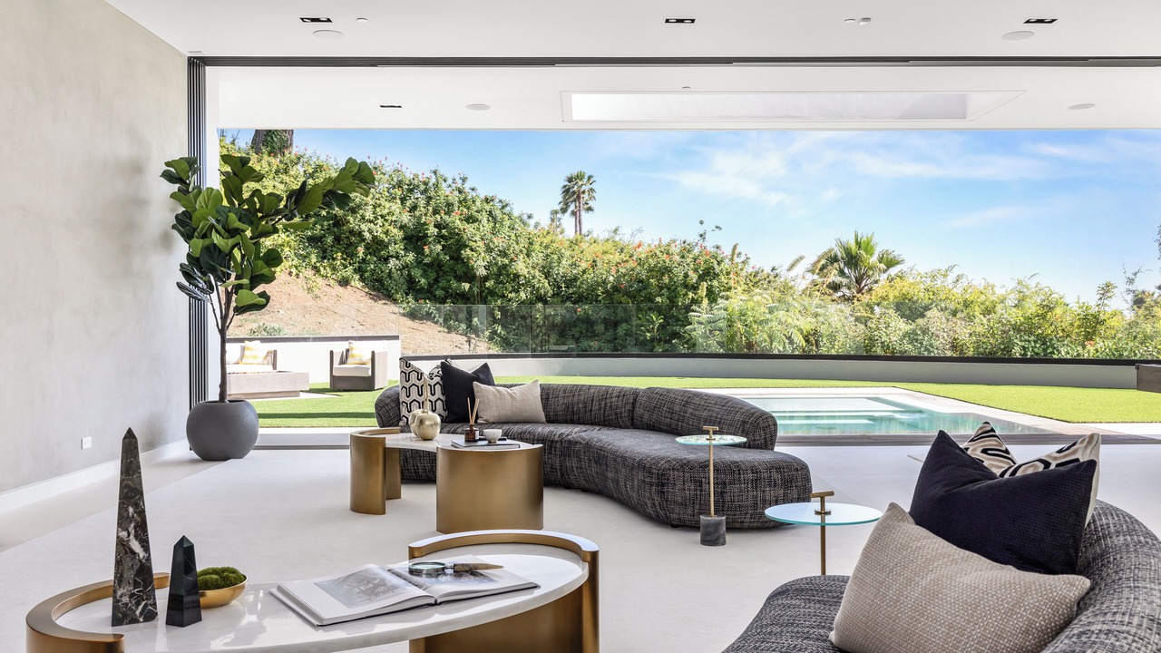 Photo of Livingroom in Trousdale Estates