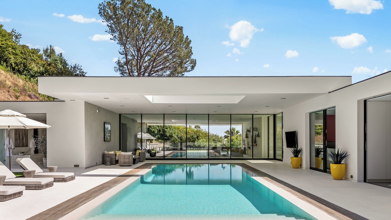 Photo of Outdoor in Trousdale Estates