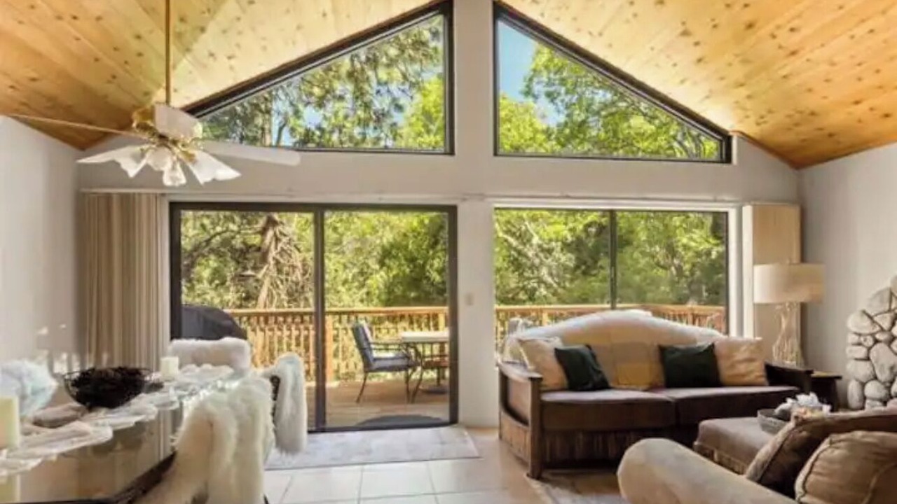 Photo of Livingroom in Arrowhead Villas