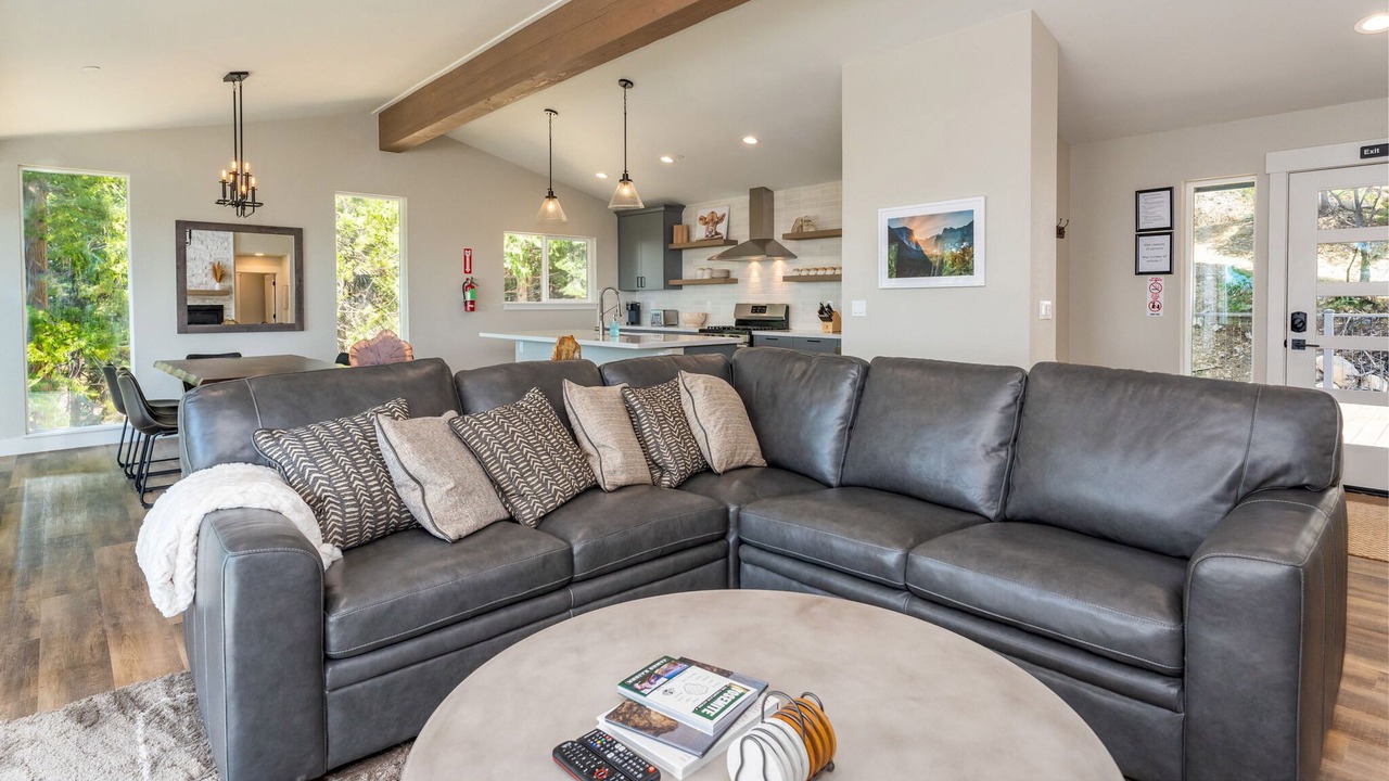 Photo of Livingroom in Yosemite West