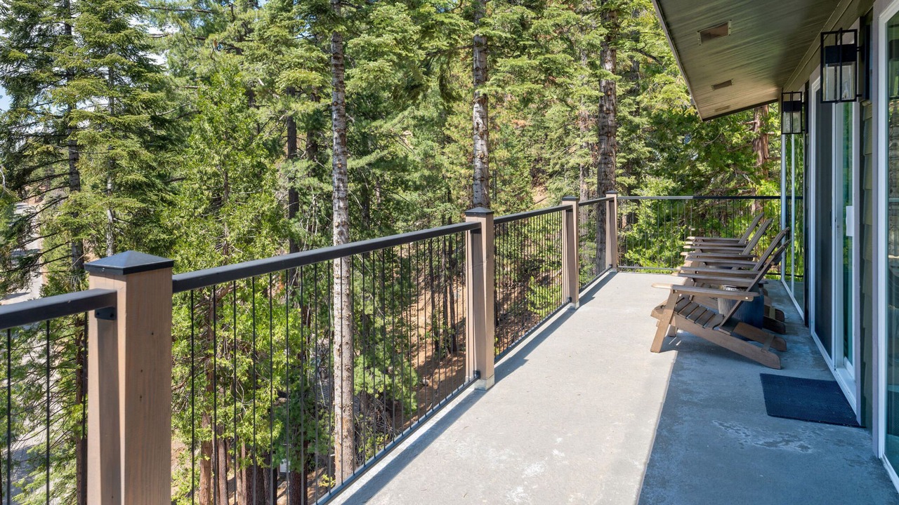 Photo of Patio Balcony in Yosemite West