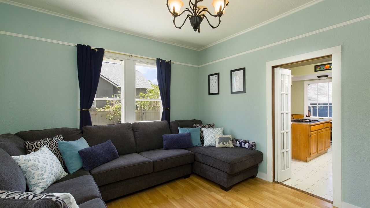 Photo of Livingroom in Eureka