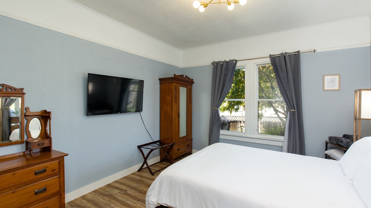 Photo of Bedroom in Eureka