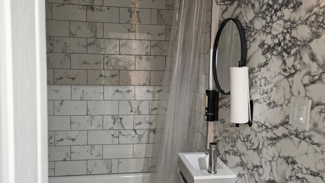 Photo of Bathroom in Harbor Gateway North