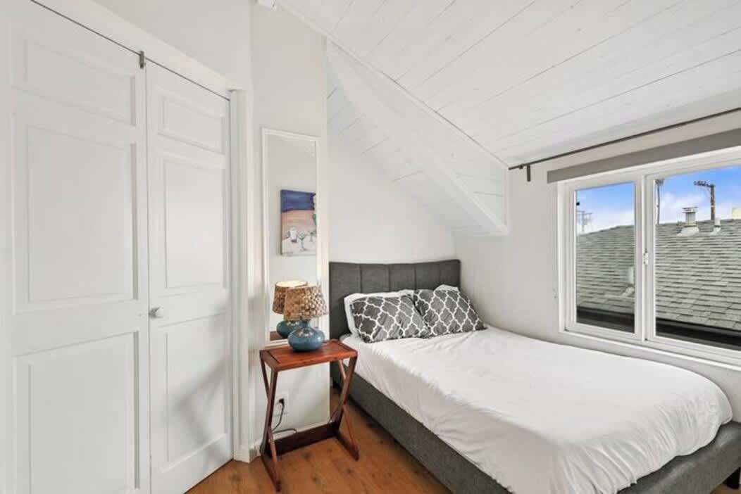 Photo of Bedroom in Mission Beach