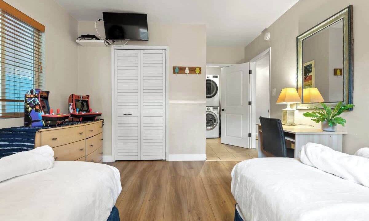 Photo of Bedroom in Mission Beach