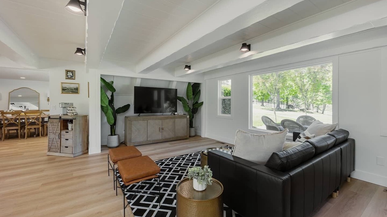 Photo of Livingroom in Auburn