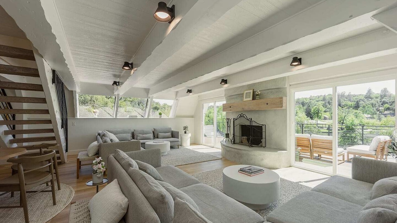 Photo of Livingroom in Auburn
