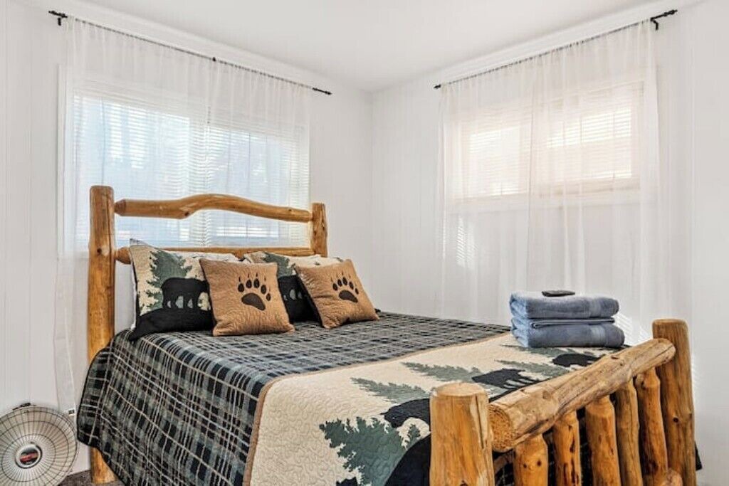 Photo of Bedroom in Big Bear City