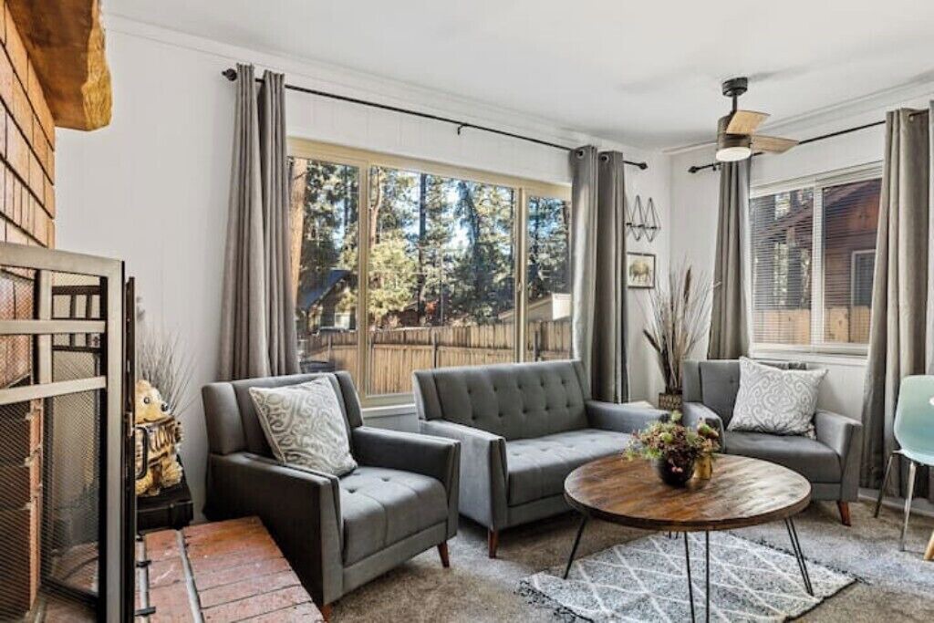 Photo of Livingroom in Big Bear City
