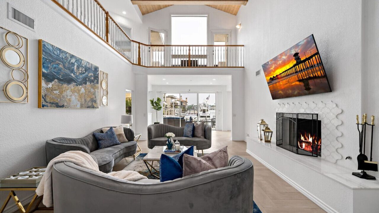 Photo of Livingroom in Huntington Harbour