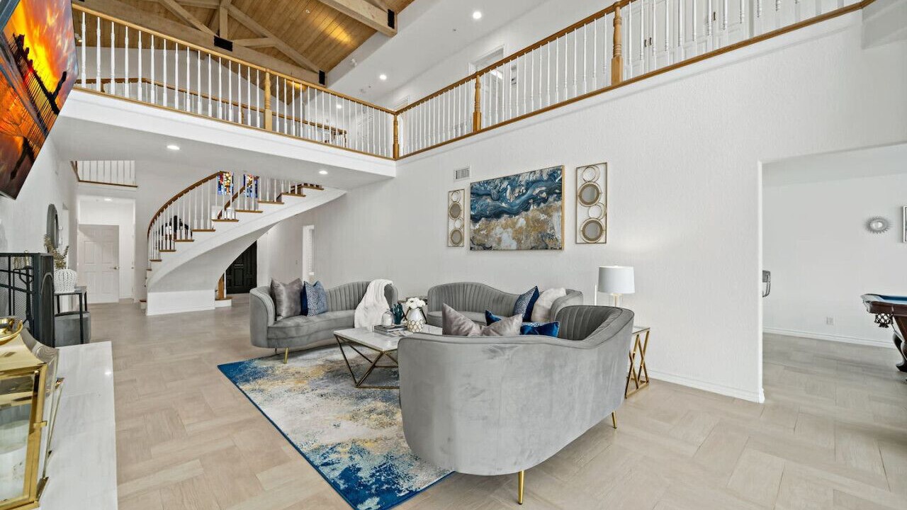 Photo of Livingroom in Huntington Harbour