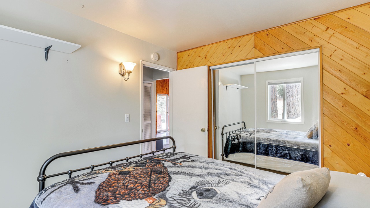 Photo of Bedroom in Arrowbear Lake