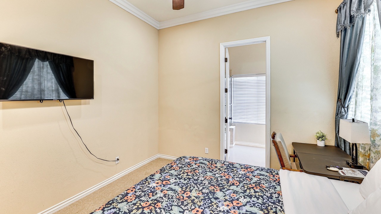 Photo of Bedroom in Alessandro Heights