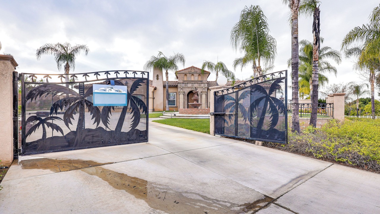 Photo of Outdoor in Alessandro Heights
