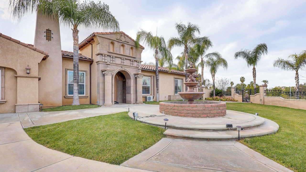Photo of Outdoor in Alessandro Heights